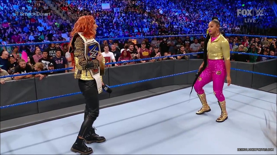 WWE_SmackDown_2021_08_27_720p_WEB_h264-HEEL_mp4_000703953.jpg
