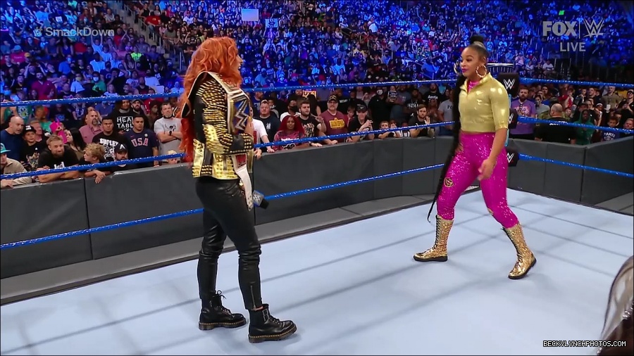 WWE_SmackDown_2021_08_27_720p_WEB_h264-HEEL_mp4_000704437.jpg