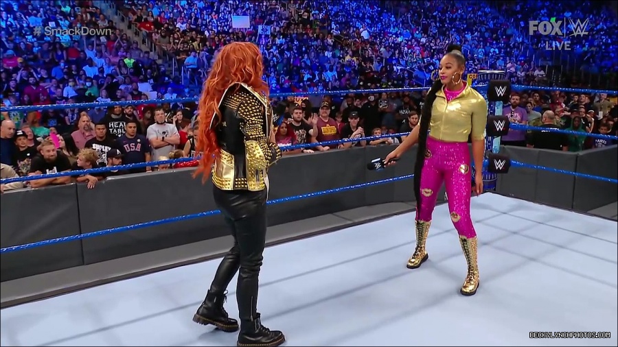 WWE_SmackDown_2021_08_27_720p_WEB_h264-HEEL_mp4_000704937.jpg
