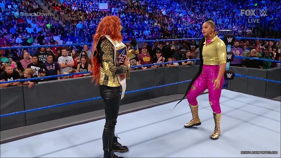 WWE_SmackDown_2021_08_27_720p_WEB_h264-HEEL_mp4_000705421.jpg