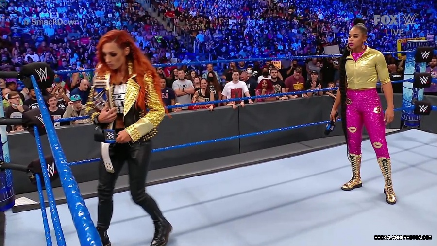 WWE_SmackDown_2021_08_27_720p_WEB_h264-HEEL_mp4_000708324.jpg