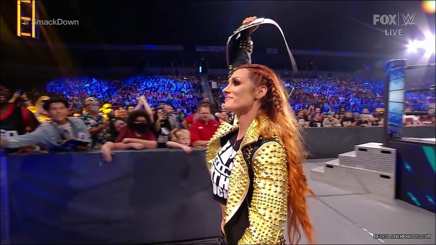 WWE_SmackDown_2021_08_27_720p_WEB_h264-HEEL_mp4_000715097.jpg
