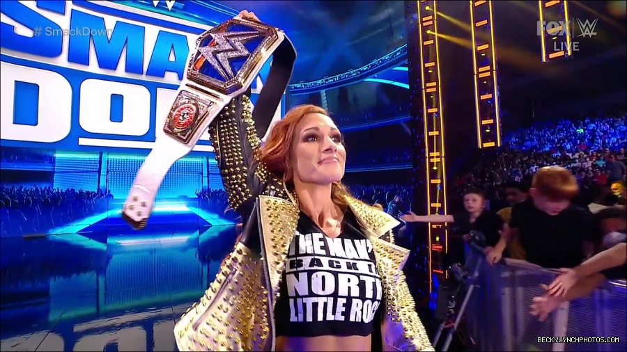 WWE_SmackDown_2021_08_27_720p_WEB_h264-HEEL_mp4_000719852.jpg