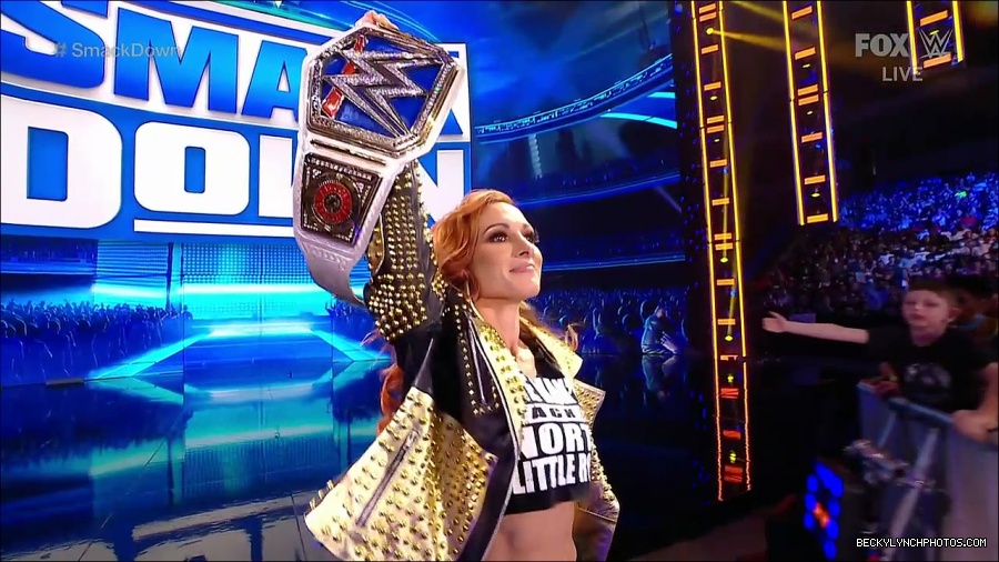 WWE_SmackDown_2021_08_27_720p_WEB_h264-HEEL_mp4_000720386.jpg