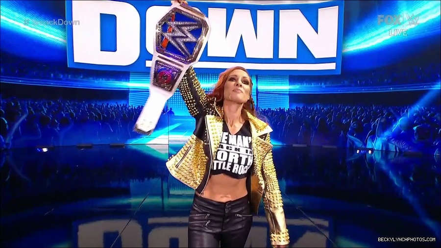 WWE_SmackDown_2021_08_27_720p_WEB_h264-HEEL_mp4_000724573.jpg