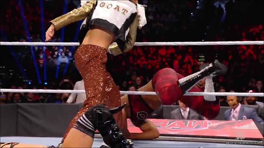 Y2Mate_is_-_Becky_Lynch_and_Doudrop_s_Royal_Rumble_rivalry_WWE27s_The_Build_To_Royal_Rumble_2022-KJrhsGWIayw-720p-1655995845066_mp4_000267533.jpg