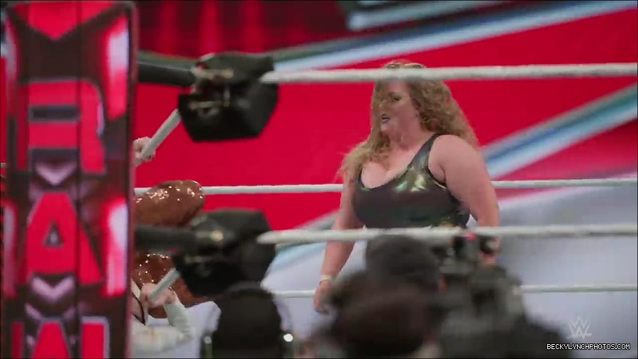 Y2Mate_is_-_Becky_Lynch_and_Doudrop_s_Royal_Rumble_rivalry_WWE27s_The_Build_To_Royal_Rumble_2022-KJrhsGWIayw-720p-1655995845066_mp4_000304733.jpg