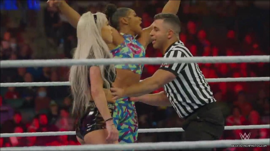 Y2Mate_is_-_Becky_Lynch_and_Doudrop_s_Royal_Rumble_rivalry_WWE27s_The_Build_To_Royal_Rumble_2022-KJrhsGWIayw-720p-1655995845066_mp4_000331933.jpg
