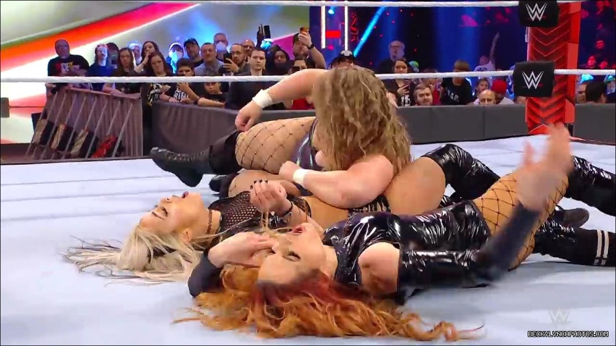 Y2Mate_is_-_Becky_Lynch_and_Doudrop_s_Royal_Rumble_rivalry_WWE27s_The_Build_To_Royal_Rumble_2022-KJrhsGWIayw-720p-1655995845066_mp4_000338333.jpg