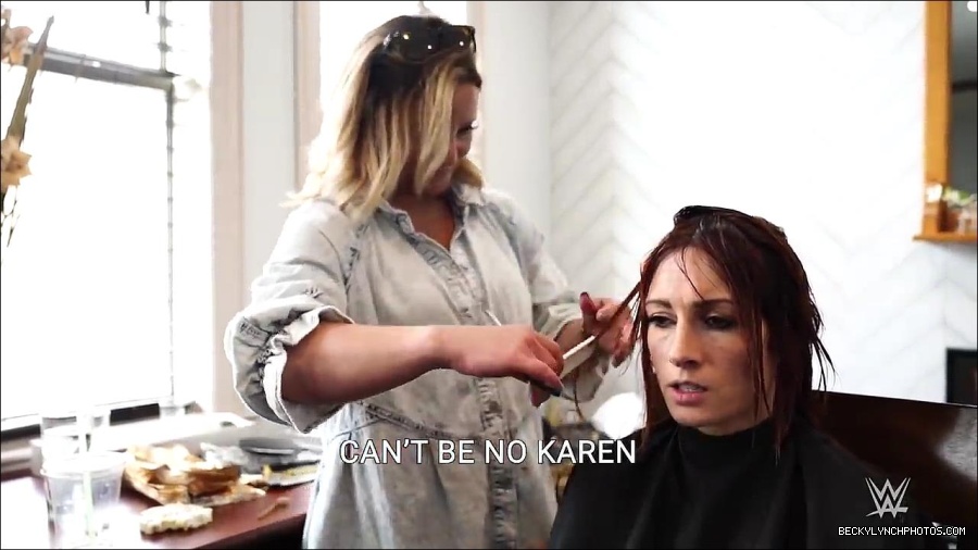 Y2Mate_is_-_Becky_Lynch_reveals_a_new_haircut_ahead_of_WrestleMania_38-n_5lxF-Yd9Y-720p-1655997519877_mp4_000028233.jpg