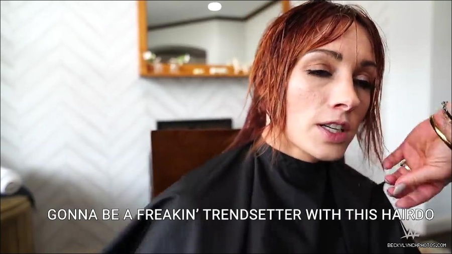 Y2Mate_is_-_Becky_Lynch_reveals_a_new_haircut_ahead_of_WrestleMania_38-n_5lxF-Yd9Y-720p-1655997519877_mp4_000037033.jpg