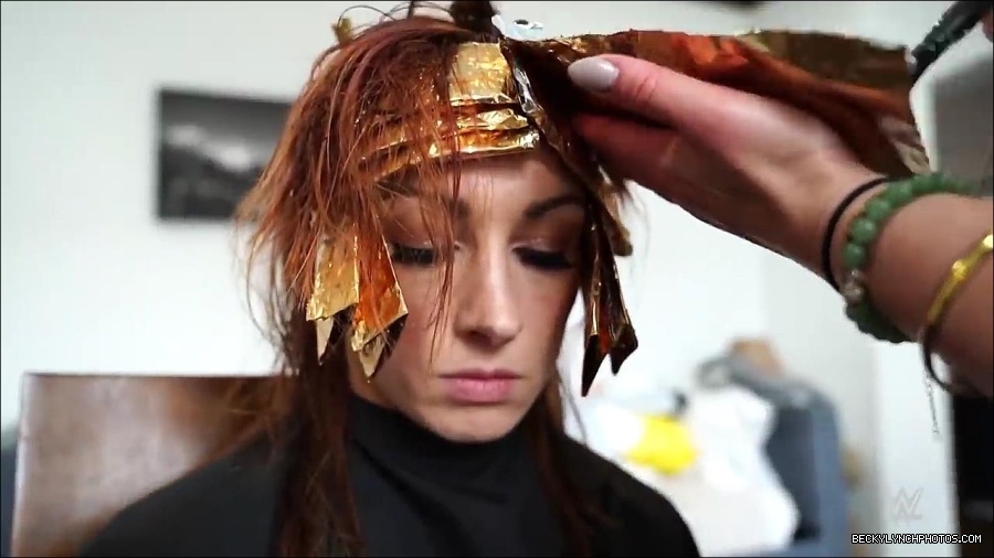 Y2Mate_is_-_Becky_Lynch_reveals_a_new_haircut_ahead_of_WrestleMania_38-n_5lxF-Yd9Y-720p-1655997519877_mp4_000046233.jpg