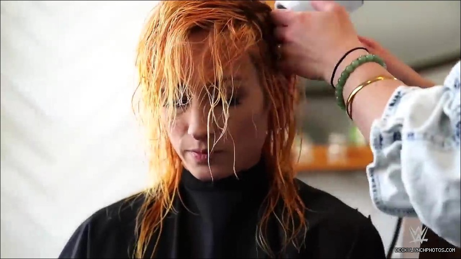 Y2Mate_is_-_Becky_Lynch_reveals_a_new_haircut_ahead_of_WrestleMania_38-n_5lxF-Yd9Y-720p-1655997519877_mp4_000049833.jpg