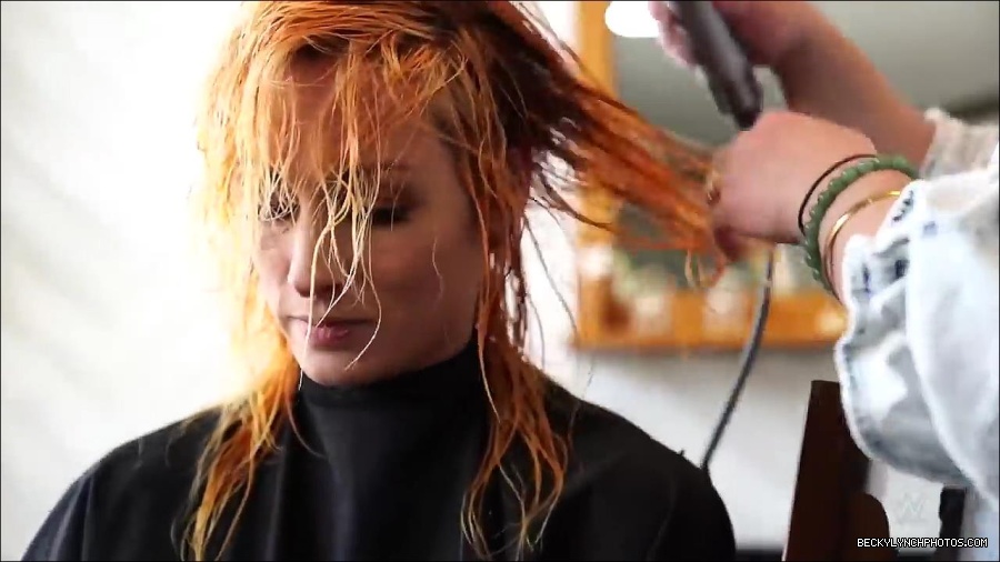 Y2Mate_is_-_Becky_Lynch_reveals_a_new_haircut_ahead_of_WrestleMania_38-n_5lxF-Yd9Y-720p-1655997519877_mp4_000050233.jpg