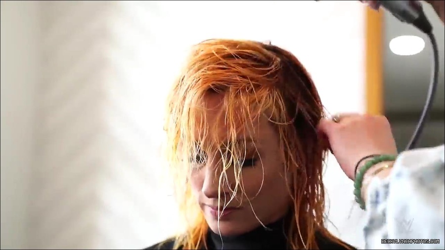 Y2Mate_is_-_Becky_Lynch_reveals_a_new_haircut_ahead_of_WrestleMania_38-n_5lxF-Yd9Y-720p-1655997519877_mp4_000051033.jpg