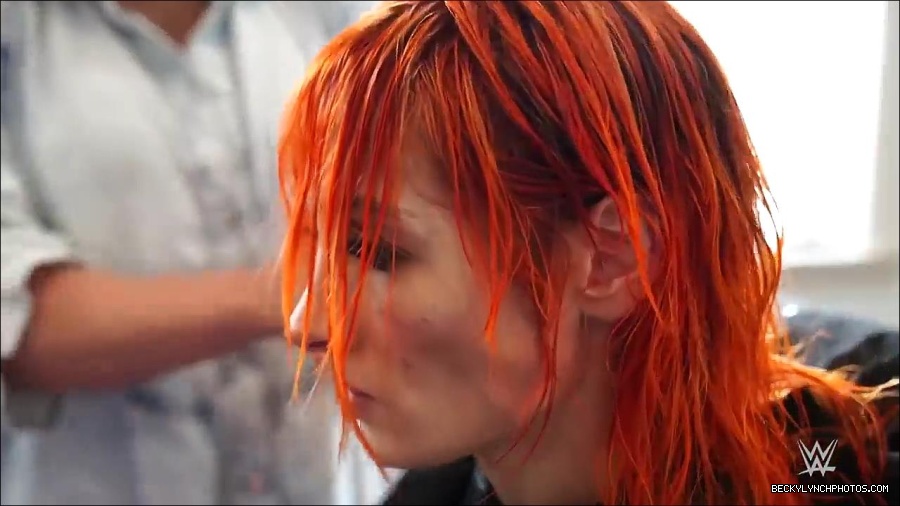 Y2Mate_is_-_Becky_Lynch_reveals_a_new_haircut_ahead_of_WrestleMania_38-n_5lxF-Yd9Y-720p-1655997519877_mp4_000051433.jpg