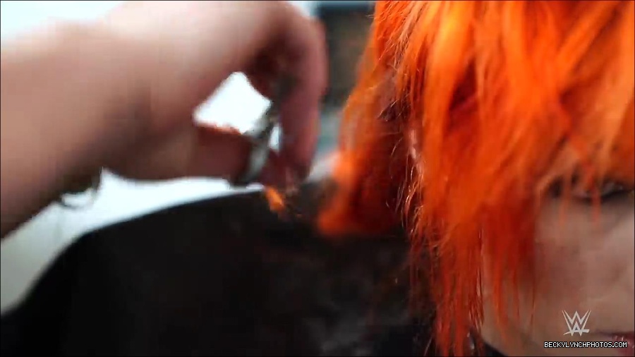 Y2Mate_is_-_Becky_Lynch_reveals_a_new_haircut_ahead_of_WrestleMania_38-n_5lxF-Yd9Y-720p-1655997519877_mp4_000058233.jpg
