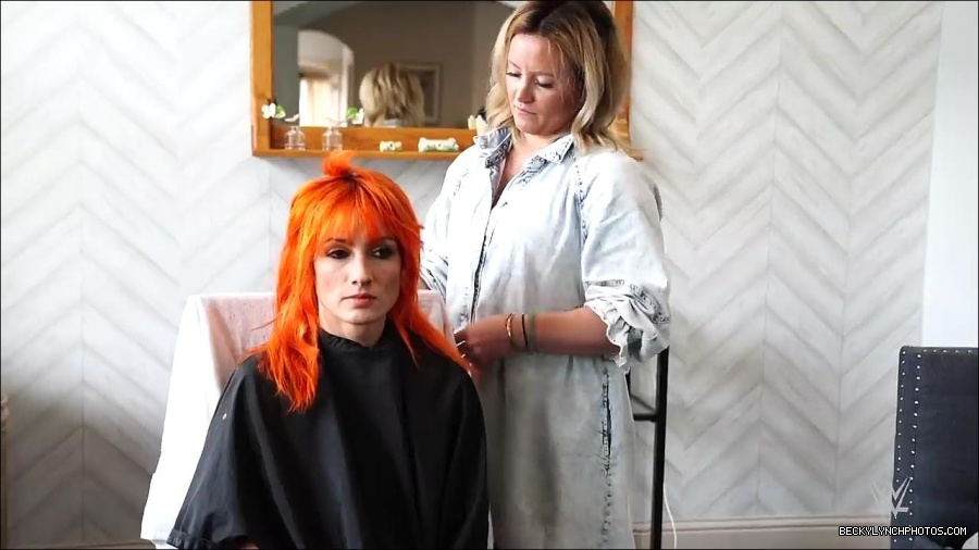 Y2Mate_is_-_Becky_Lynch_reveals_a_new_haircut_ahead_of_WrestleMania_38-n_5lxF-Yd9Y-720p-1655997519877_mp4_000059433.jpg