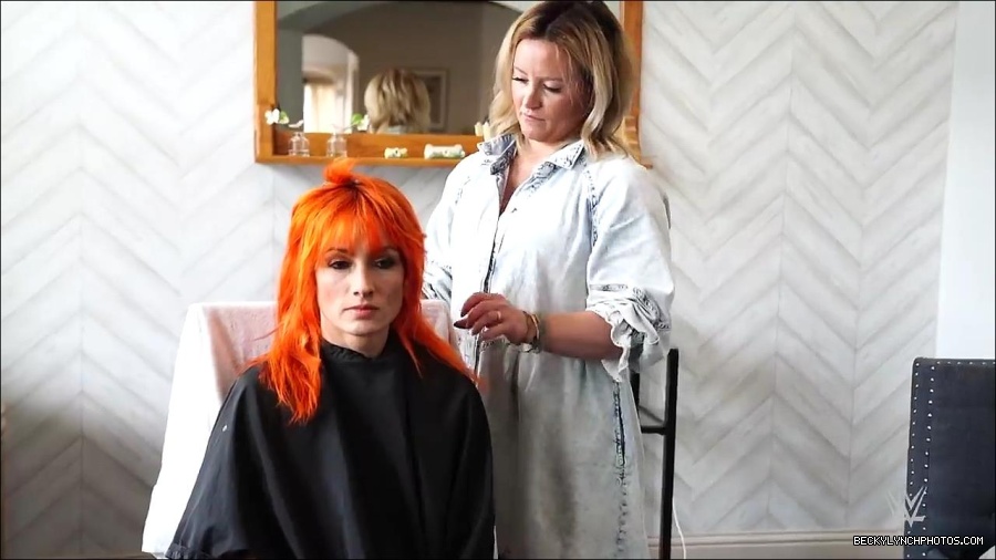 Y2Mate_is_-_Becky_Lynch_reveals_a_new_haircut_ahead_of_WrestleMania_38-n_5lxF-Yd9Y-720p-1655997519877_mp4_000059833.jpg