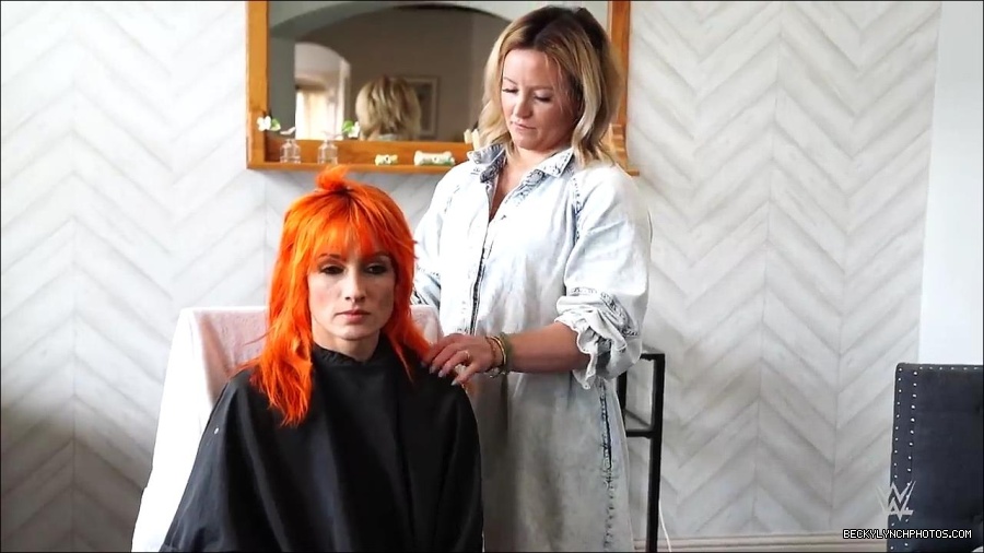 Y2Mate_is_-_Becky_Lynch_reveals_a_new_haircut_ahead_of_WrestleMania_38-n_5lxF-Yd9Y-720p-1655997519877_mp4_000060233.jpg