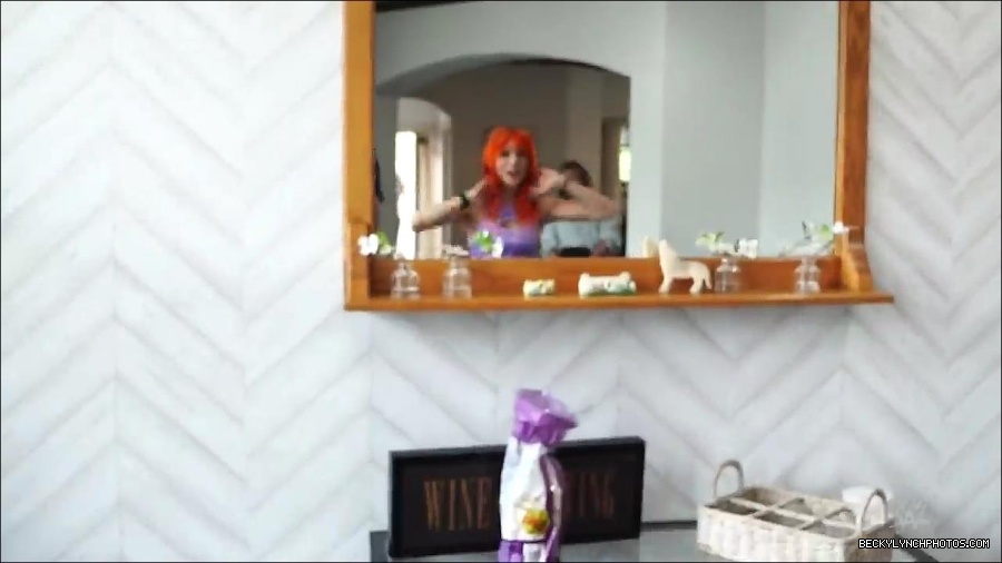 Y2Mate_is_-_Becky_Lynch_reveals_a_new_haircut_ahead_of_WrestleMania_38-n_5lxF-Yd9Y-720p-1655997519877_mp4_000064233.jpg