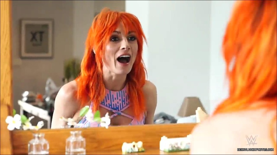 Y2Mate_is_-_Becky_Lynch_reveals_a_new_haircut_ahead_of_WrestleMania_38-n_5lxF-Yd9Y-720p-1655997519877_mp4_000067433.jpg