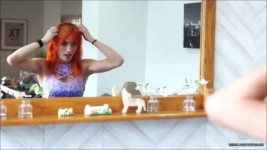 Y2Mate_is_-_Becky_Lynch_reveals_a_new_haircut_ahead_of_WrestleMania_38-n_5lxF-Yd9Y-720p-1655997519877_mp4_000071033.jpg