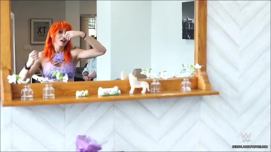 Y2Mate_is_-_Becky_Lynch_reveals_a_new_haircut_ahead_of_WrestleMania_38-n_5lxF-Yd9Y-720p-1655997519877_mp4_000072233.jpg