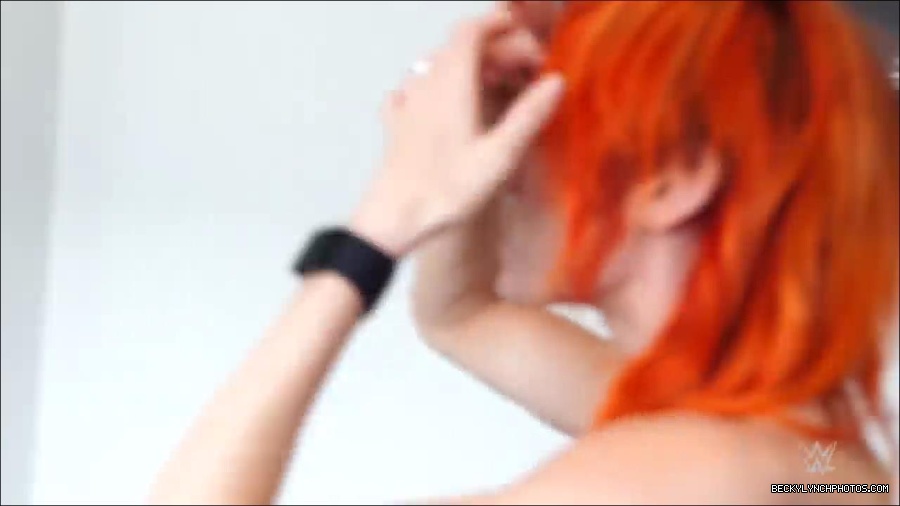 Y2Mate_is_-_Becky_Lynch_reveals_a_new_haircut_ahead_of_WrestleMania_38-n_5lxF-Yd9Y-720p-1655997519877_mp4_000073433.jpg