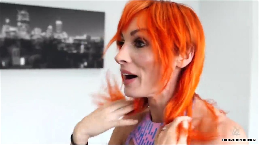 Y2Mate_is_-_Becky_Lynch_reveals_a_new_haircut_ahead_of_WrestleMania_38-n_5lxF-Yd9Y-720p-1655997519877_mp4_000076233.jpg