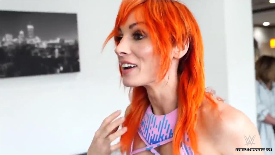 Y2Mate_is_-_Becky_Lynch_reveals_a_new_haircut_ahead_of_WrestleMania_38-n_5lxF-Yd9Y-720p-1655997519877_mp4_000076633.jpg