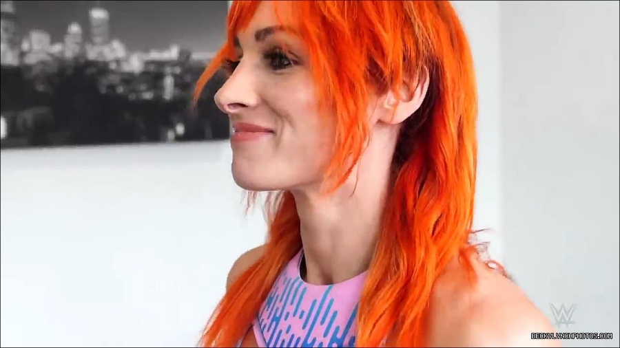 Y2Mate_is_-_Becky_Lynch_reveals_a_new_haircut_ahead_of_WrestleMania_38-n_5lxF-Yd9Y-720p-1655997519877_mp4_000078633.jpg