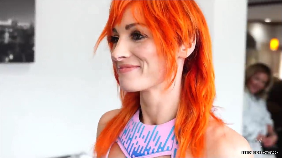 Y2Mate_is_-_Becky_Lynch_reveals_a_new_haircut_ahead_of_WrestleMania_38-n_5lxF-Yd9Y-720p-1655997519877_mp4_000079433.jpg
