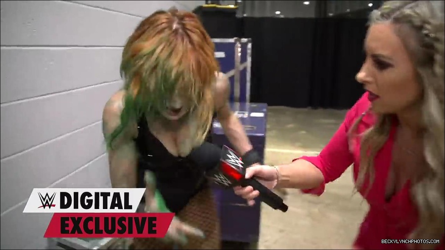 Y2Mate_is_-_Becky_Lynch27s_green_mist_aftermath_Raw_Exclusive2C_May_162C_2022-qxGLMETRT9Y-720p-1655998172701_mp4_000010500.jpg