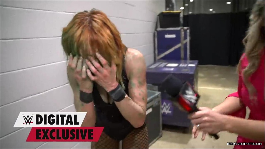 Y2Mate_is_-_Becky_Lynch27s_green_mist_aftermath_Raw_Exclusive2C_May_162C_2022-qxGLMETRT9Y-720p-1655998172701_mp4_000012100.jpg