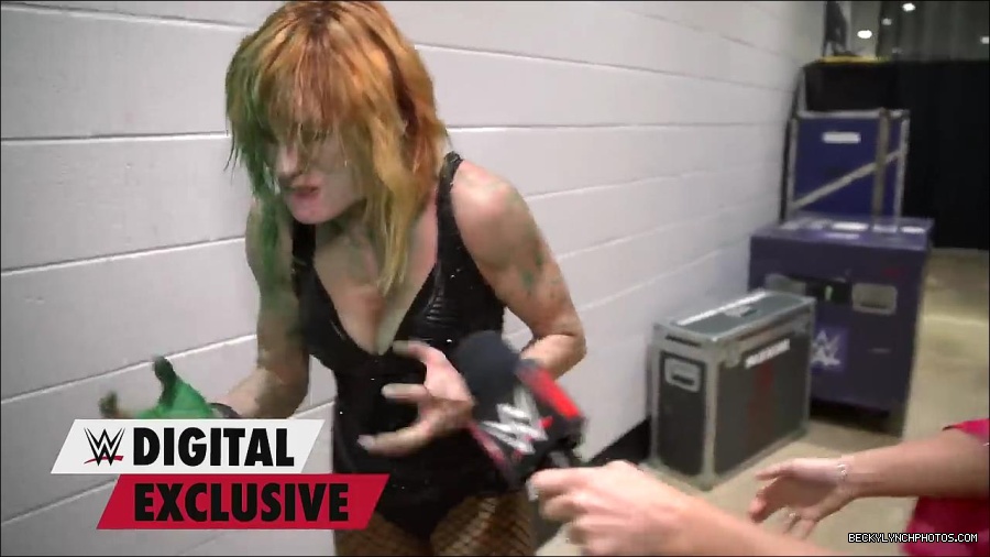 Y2Mate_is_-_Becky_Lynch27s_green_mist_aftermath_Raw_Exclusive2C_May_162C_2022-qxGLMETRT9Y-720p-1655998172701_mp4_000014900.jpg