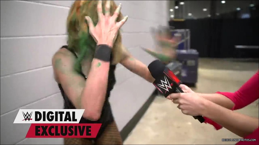 Y2Mate_is_-_Becky_Lynch27s_green_mist_aftermath_Raw_Exclusive2C_May_162C_2022-qxGLMETRT9Y-720p-1655998172701_mp4_000018900.jpg