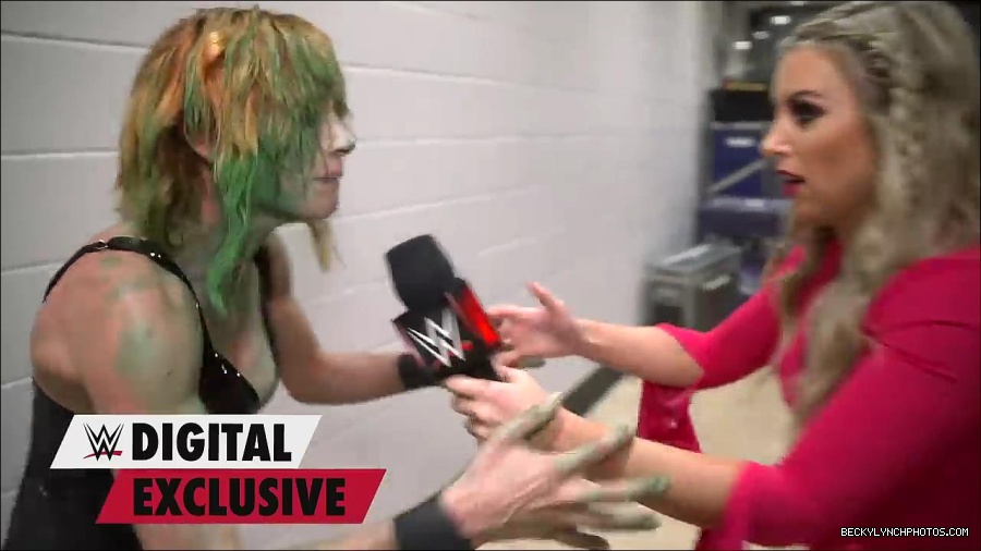 Y2Mate_is_-_Becky_Lynch27s_green_mist_aftermath_Raw_Exclusive2C_May_162C_2022-qxGLMETRT9Y-720p-1655998172701_mp4_000020900.jpg
