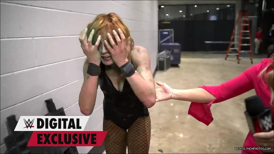 Y2Mate_is_-_Becky_Lynch27s_green_mist_aftermath_Raw_Exclusive2C_May_162C_2022-qxGLMETRT9Y-720p-1655998172701_mp4_000026100.jpg