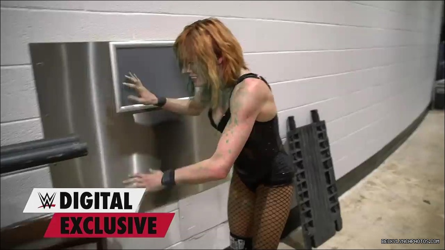 Y2Mate_is_-_Becky_Lynch27s_green_mist_aftermath_Raw_Exclusive2C_May_162C_2022-qxGLMETRT9Y-720p-1655998172701_mp4_000030900.jpg