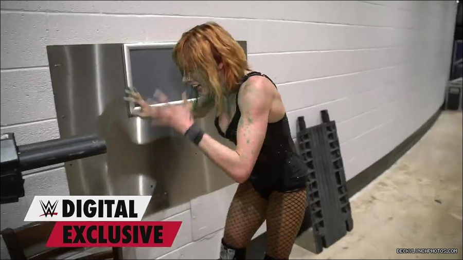 Y2Mate_is_-_Becky_Lynch27s_green_mist_aftermath_Raw_Exclusive2C_May_162C_2022-qxGLMETRT9Y-720p-1655998172701_mp4_000031300.jpg