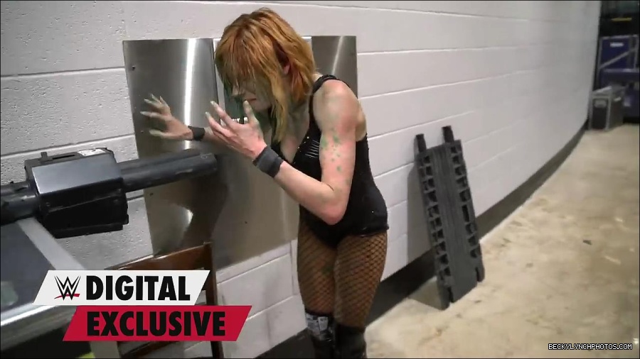 Y2Mate_is_-_Becky_Lynch27s_green_mist_aftermath_Raw_Exclusive2C_May_162C_2022-qxGLMETRT9Y-720p-1655998172701_mp4_000032500.jpg