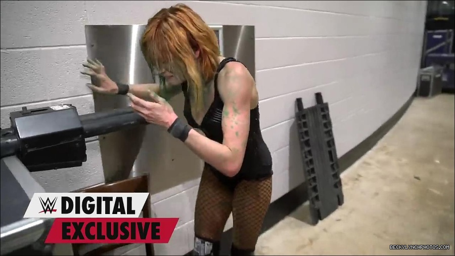 Y2Mate_is_-_Becky_Lynch27s_green_mist_aftermath_Raw_Exclusive2C_May_162C_2022-qxGLMETRT9Y-720p-1655998172701_mp4_000032900.jpg