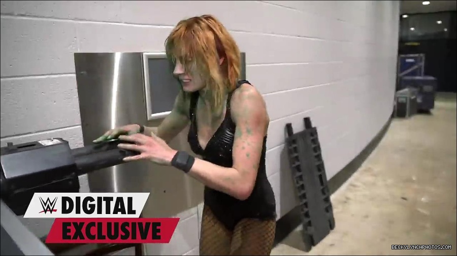 Y2Mate_is_-_Becky_Lynch27s_green_mist_aftermath_Raw_Exclusive2C_May_162C_2022-qxGLMETRT9Y-720p-1655998172701_mp4_000034100.jpg