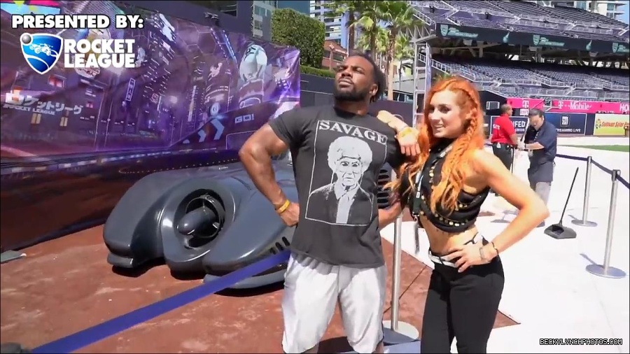 Y2Mate_is_-_BECKY_LYNCH___AUSTIN_CREED_celebrate_ROCKET_LEAGUE_s_3rd_BIRTHDAY21-vQ1lr9tQGxU-720p-1656082980627_mp4_000007800.jpg