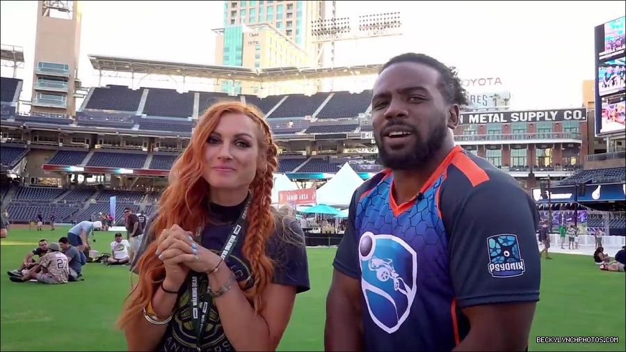 Y2Mate_is_-_BECKY_LYNCH___AUSTIN_CREED_celebrate_ROCKET_LEAGUE_s_3rd_BIRTHDAY21-vQ1lr9tQGxU-720p-1656082980627_mp4_000016200.jpg