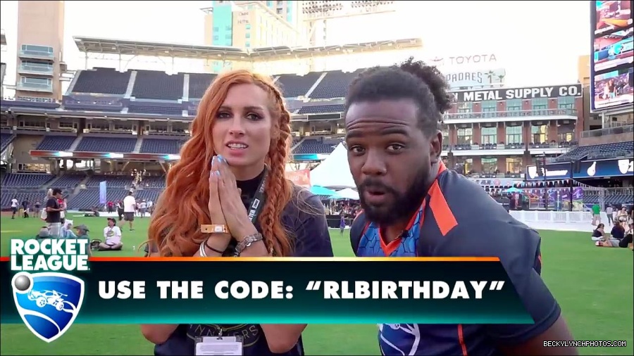 Y2Mate_is_-_BECKY_LYNCH___AUSTIN_CREED_celebrate_ROCKET_LEAGUE_s_3rd_BIRTHDAY21-vQ1lr9tQGxU-720p-1656082980627_mp4_000028600.jpg