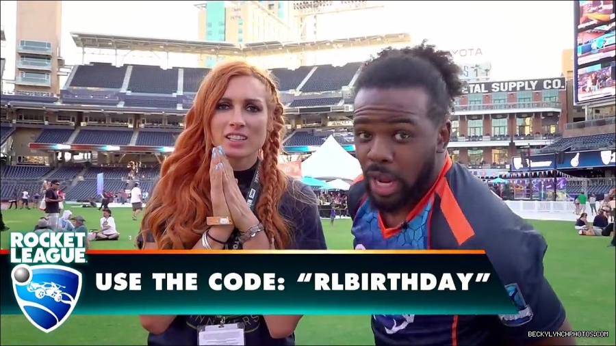Y2Mate_is_-_BECKY_LYNCH___AUSTIN_CREED_celebrate_ROCKET_LEAGUE_s_3rd_BIRTHDAY21-vQ1lr9tQGxU-720p-1656082980627_mp4_000029400.jpg