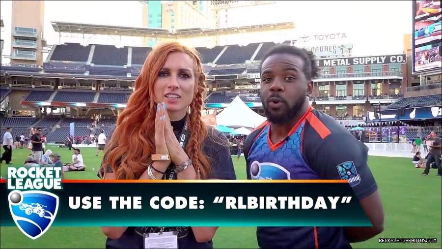 Y2Mate_is_-_BECKY_LYNCH___AUSTIN_CREED_celebrate_ROCKET_LEAGUE_s_3rd_BIRTHDAY21-vQ1lr9tQGxU-720p-1656082980627_mp4_000029800.jpg