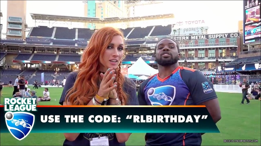 Y2Mate_is_-_BECKY_LYNCH___AUSTIN_CREED_celebrate_ROCKET_LEAGUE_s_3rd_BIRTHDAY21-vQ1lr9tQGxU-720p-1656082980627_mp4_000030600.jpg